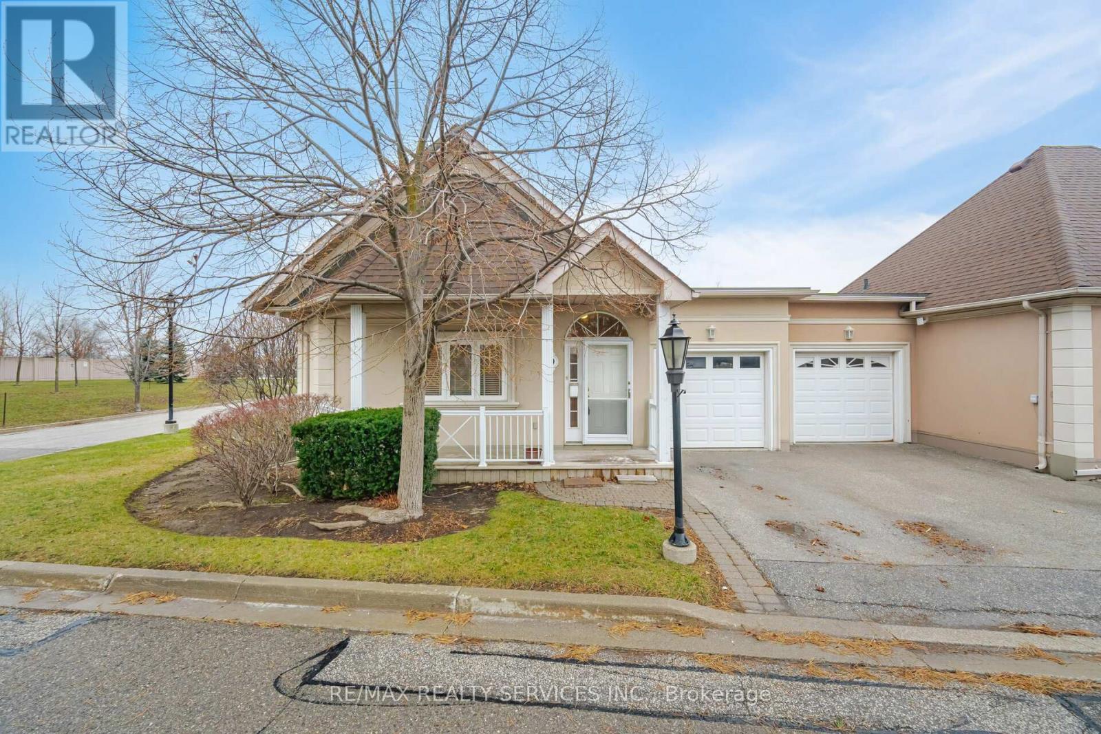 5 - 9 FERNDOWN CRESCENT, Brampton, Ontario