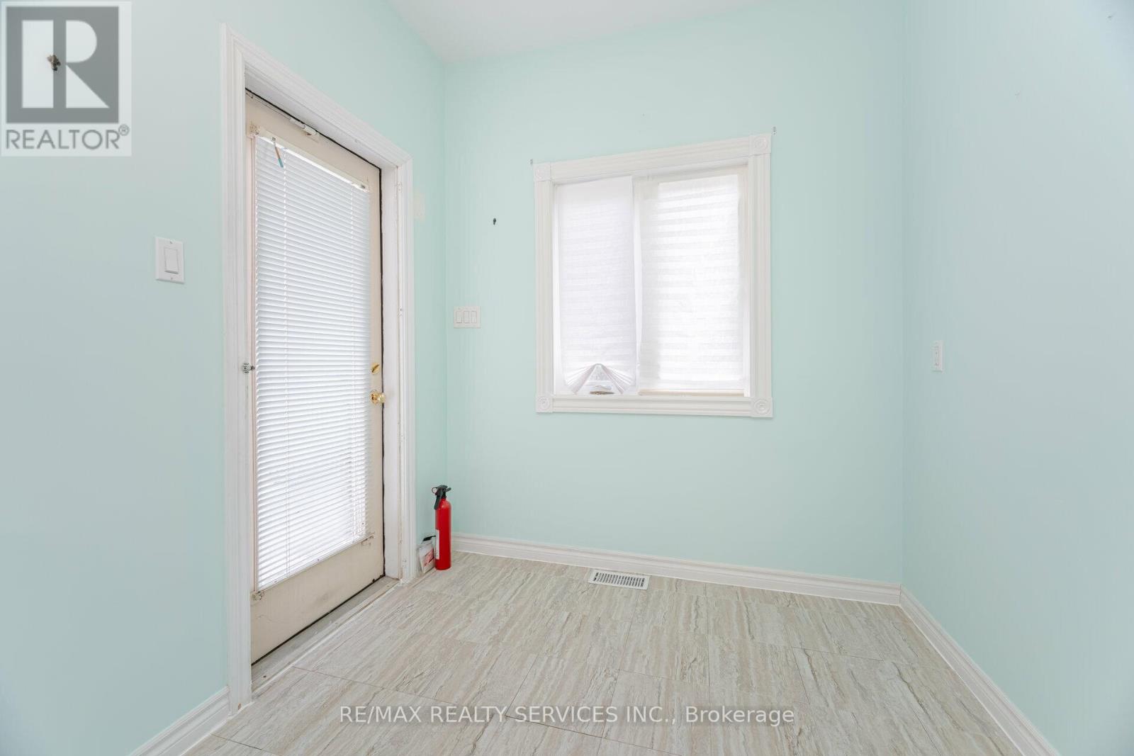 5 - 9 Ferndown Crescent, Brampton, Ontario  L6P 1C3 - Photo 16 - W12493912