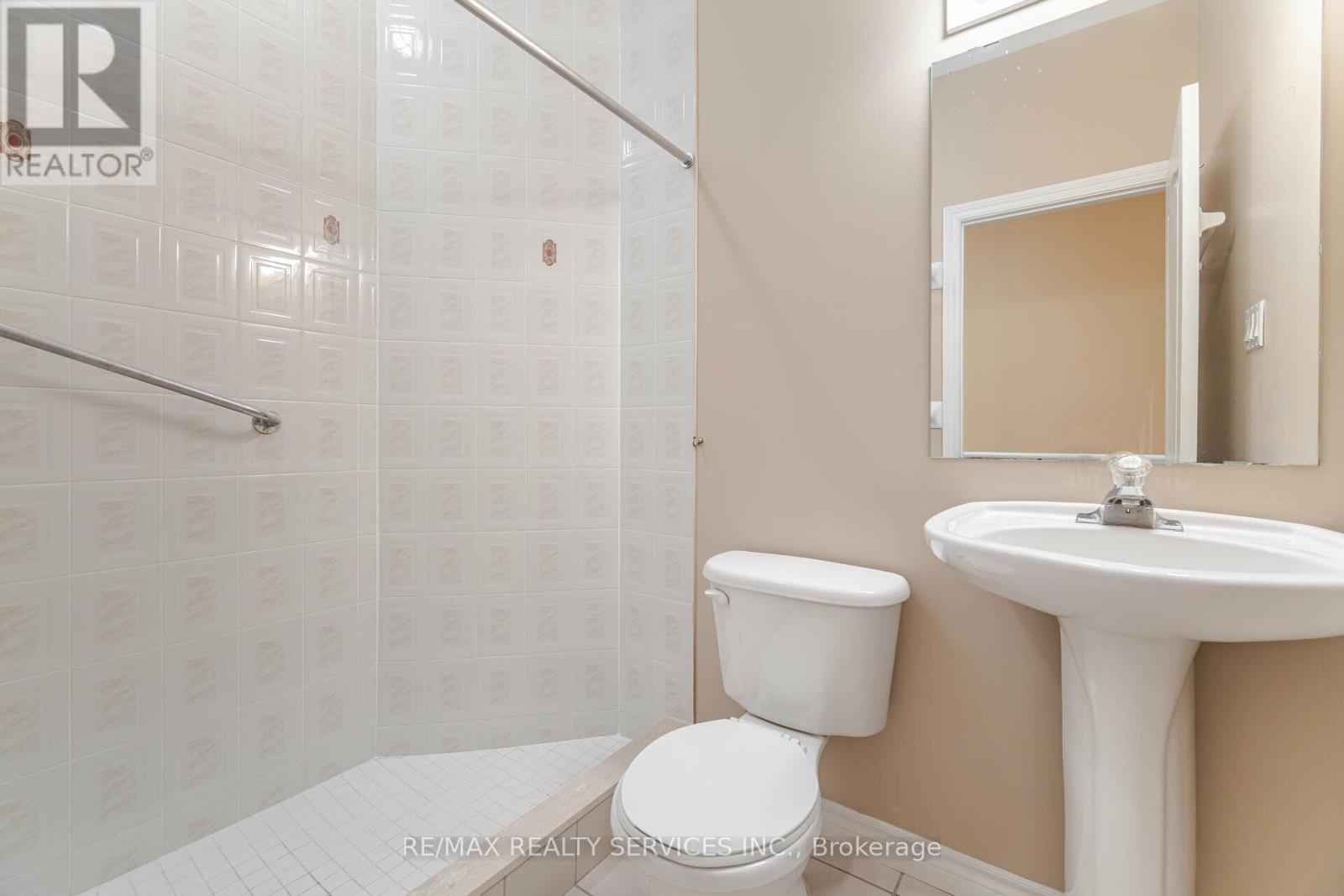 5 - 9 Ferndown Crescent, Brampton, Ontario  L6P 1C3 - Photo 26 - W12493912