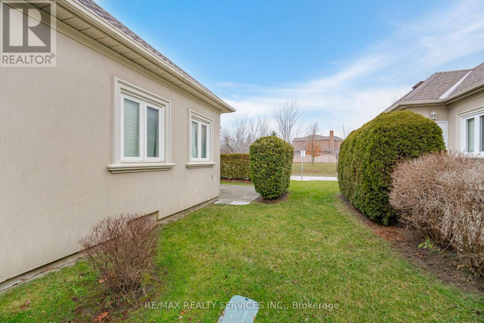 5 - 9 Ferndown Crescent, Brampton, Ontario  L6P 1C3 - Photo 36 - W12493912