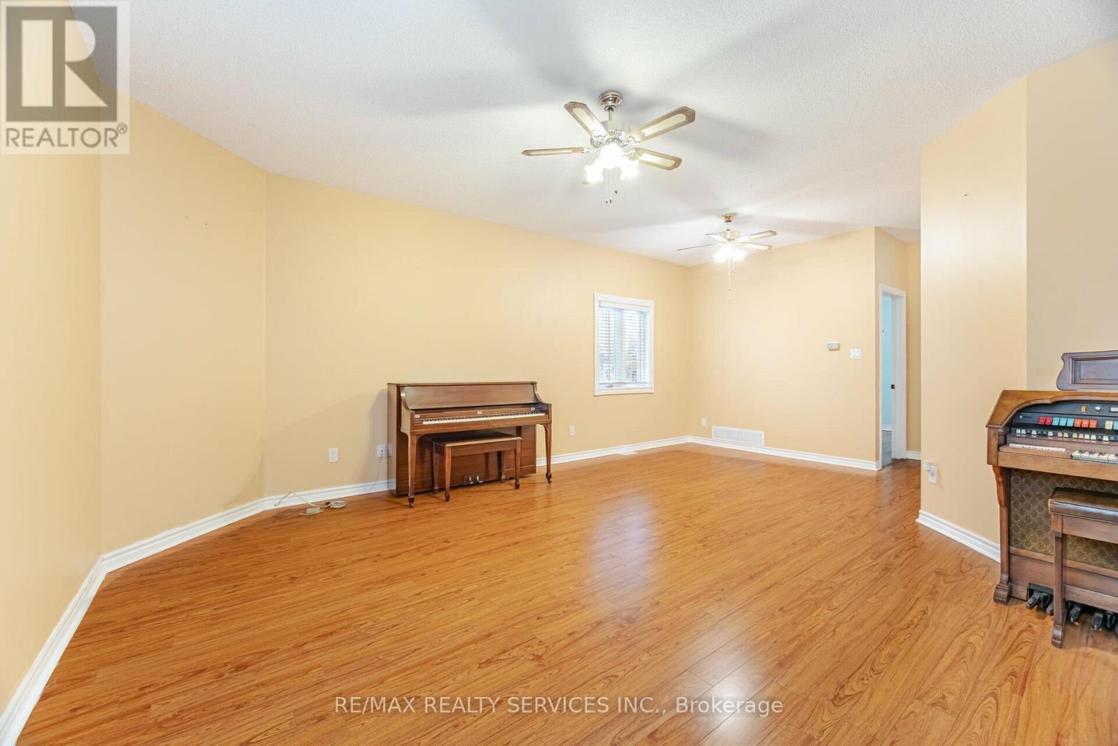 5 - 9 Ferndown Crescent, Brampton, Ontario  L6P 1C3 - Photo 9 - W12493912