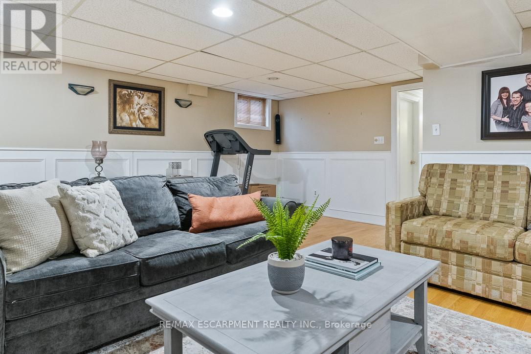 941 Stainton Drive, Mississauga, Ontario  L5C 1G2 - Photo 33 - W12493918