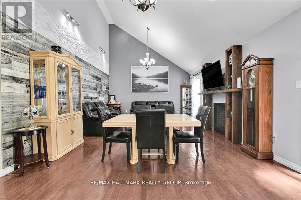 3710 Paden Road, Ottawa, Ontario  K0A 2T0 - Photo 11 - X12493958