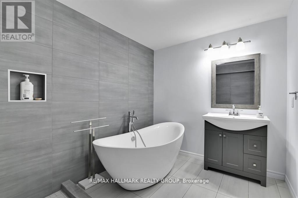 3710 Paden Road, Ottawa, Ontario  K0A 2T0 - Photo 33 - X12493958