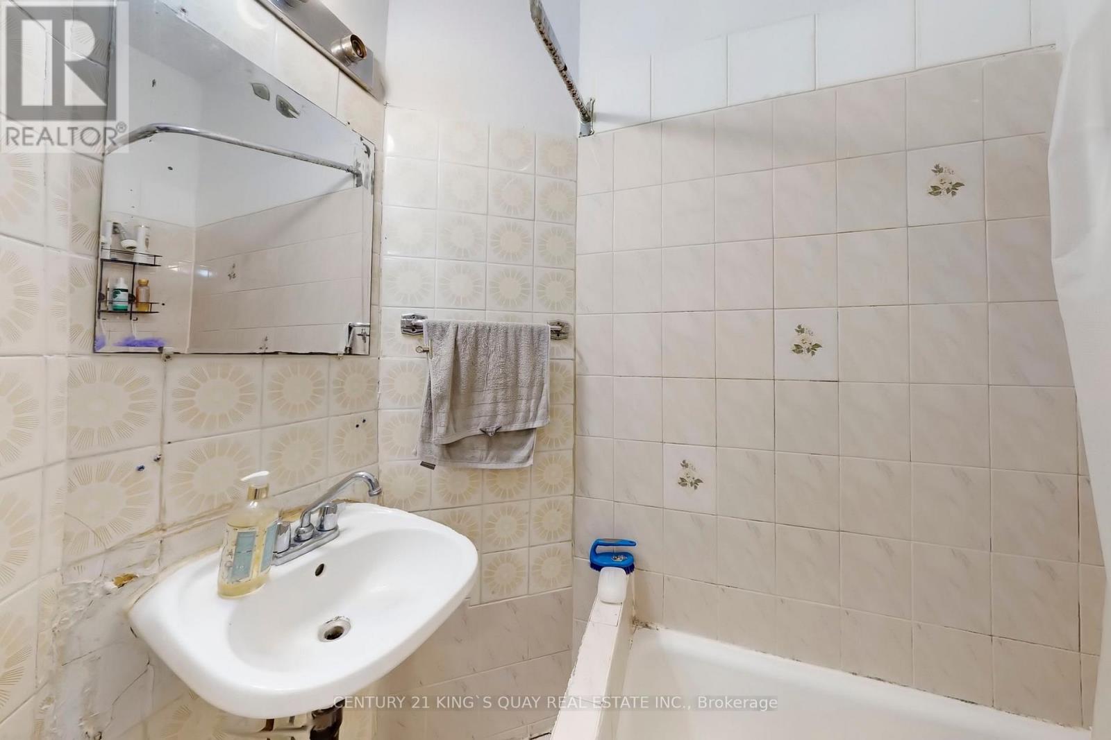 229 Bellwoods Avenue, Toronto, Ontario  M6J 2R2 - Photo 37 - C12489202