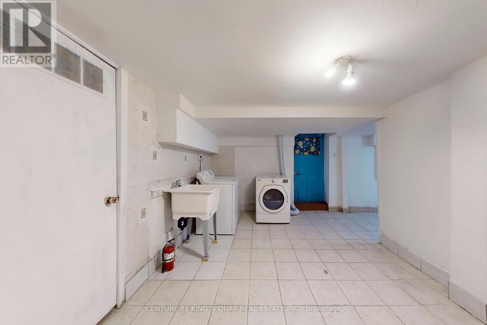 229 Bellwoods Avenue, Toronto, Ontario  M6J 2R2 - Photo 31 - C12489202