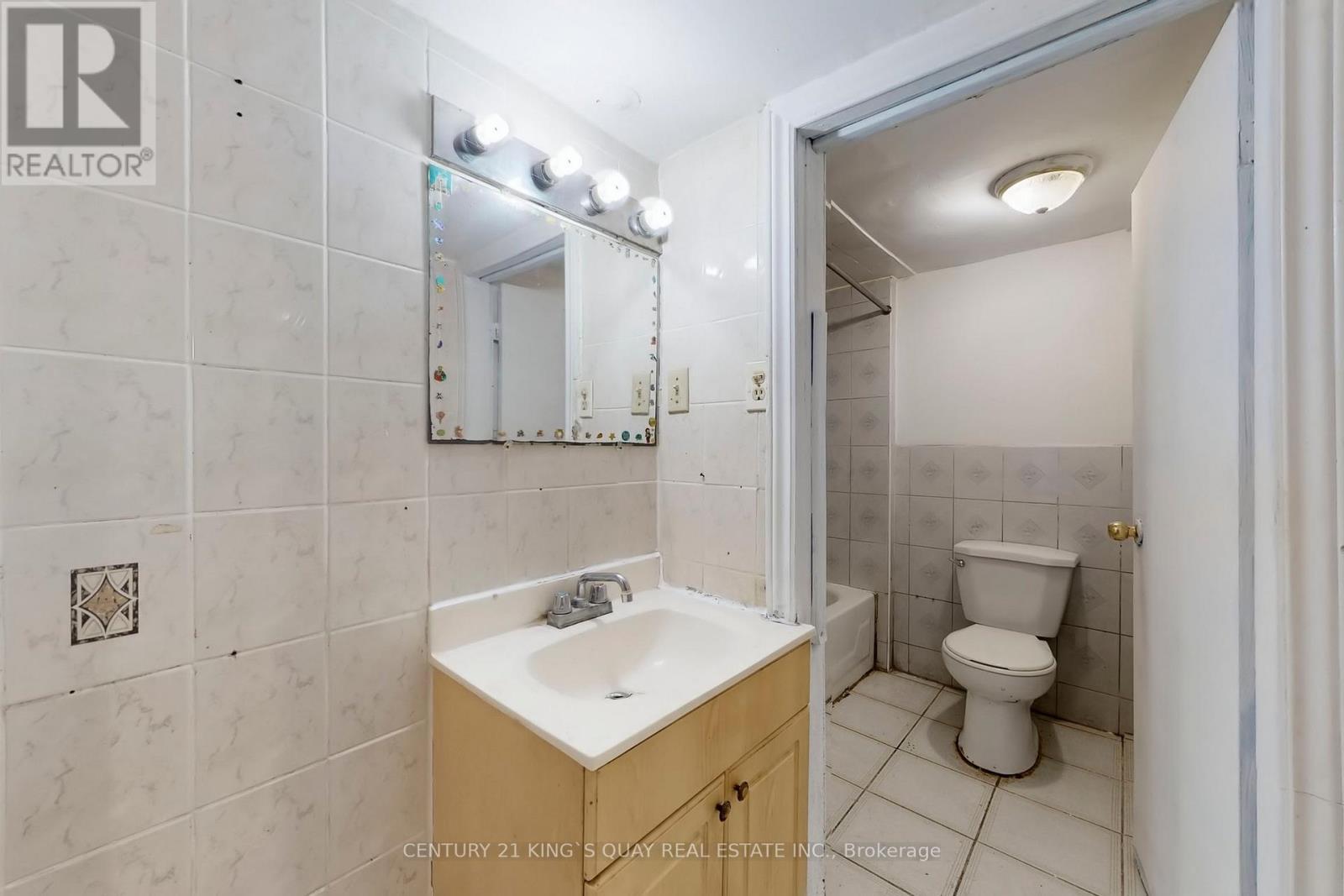 229 Bellwoods Avenue, Toronto, Ontario  M6J 2R2 - Photo 32 - C12489202