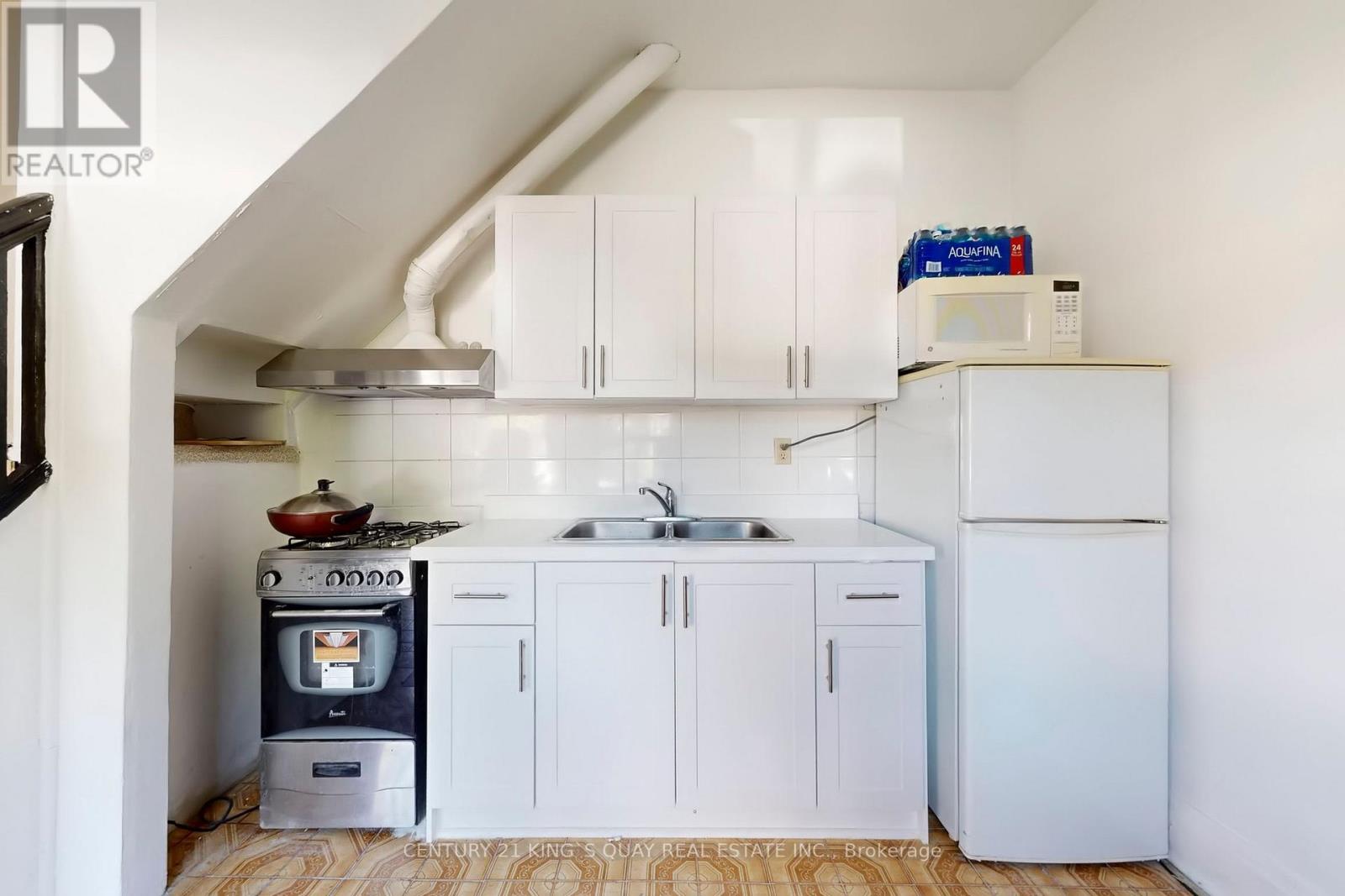 229 Bellwoods Avenue, Toronto, Ontario  M6J 2R2 - Photo 33 - C12489202