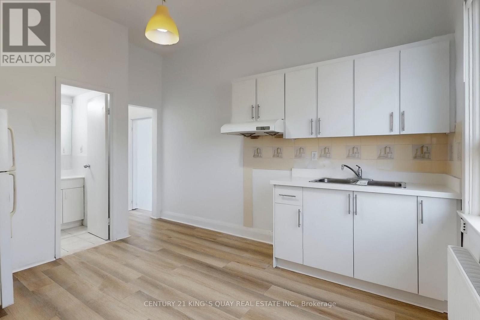 229 Bellwoods Avenue, Toronto, Ontario  M6J 2R2 - Photo 8 - C12489202