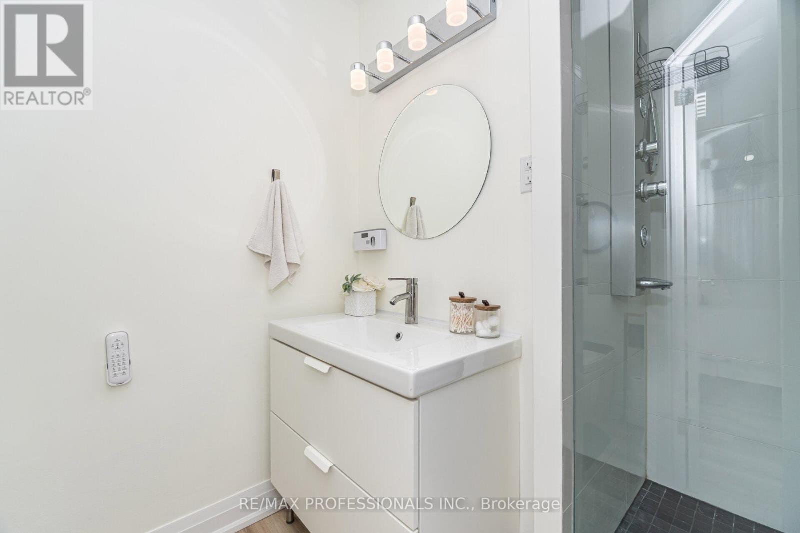 326b - 364 The East Mall, Toronto, Ontario  M9B 6C5 - Photo 26 - W12489914