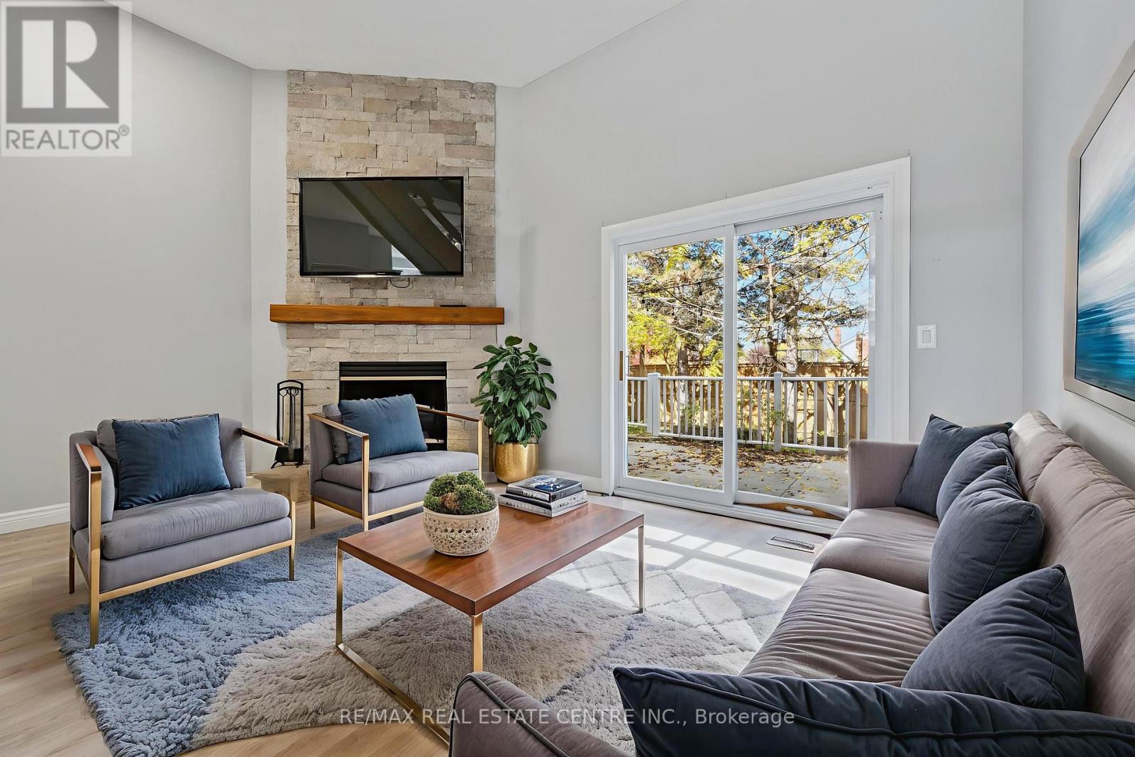 5 - 589 Beechwood Drive, Waterloo, Ontario  N2T 2K9 - Photo 2 - X12493844