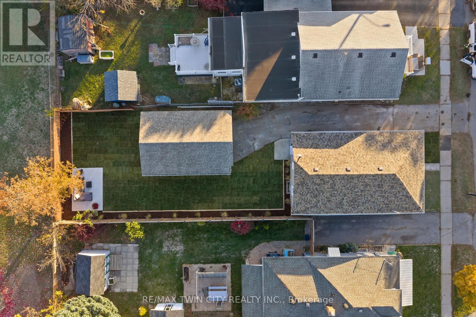 25 Dundee Street, Brantford, Ontario  N3R 4M2 - Photo 7 - X12493870