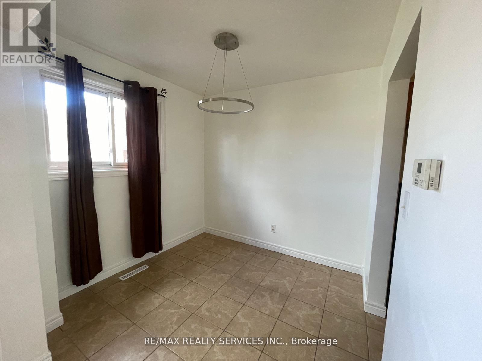 97 - 1730 Columbia Court, Windsor, Ontario  N9E 1B1 - Photo 3 - X12493872