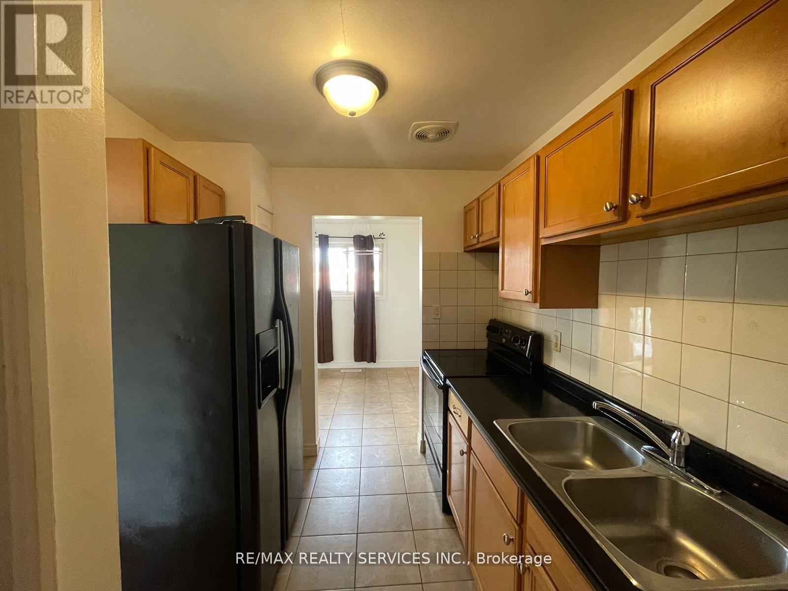 97 - 1730 Columbia Court, Windsor, Ontario  N9E 1B1 - Photo 6 - X12493872