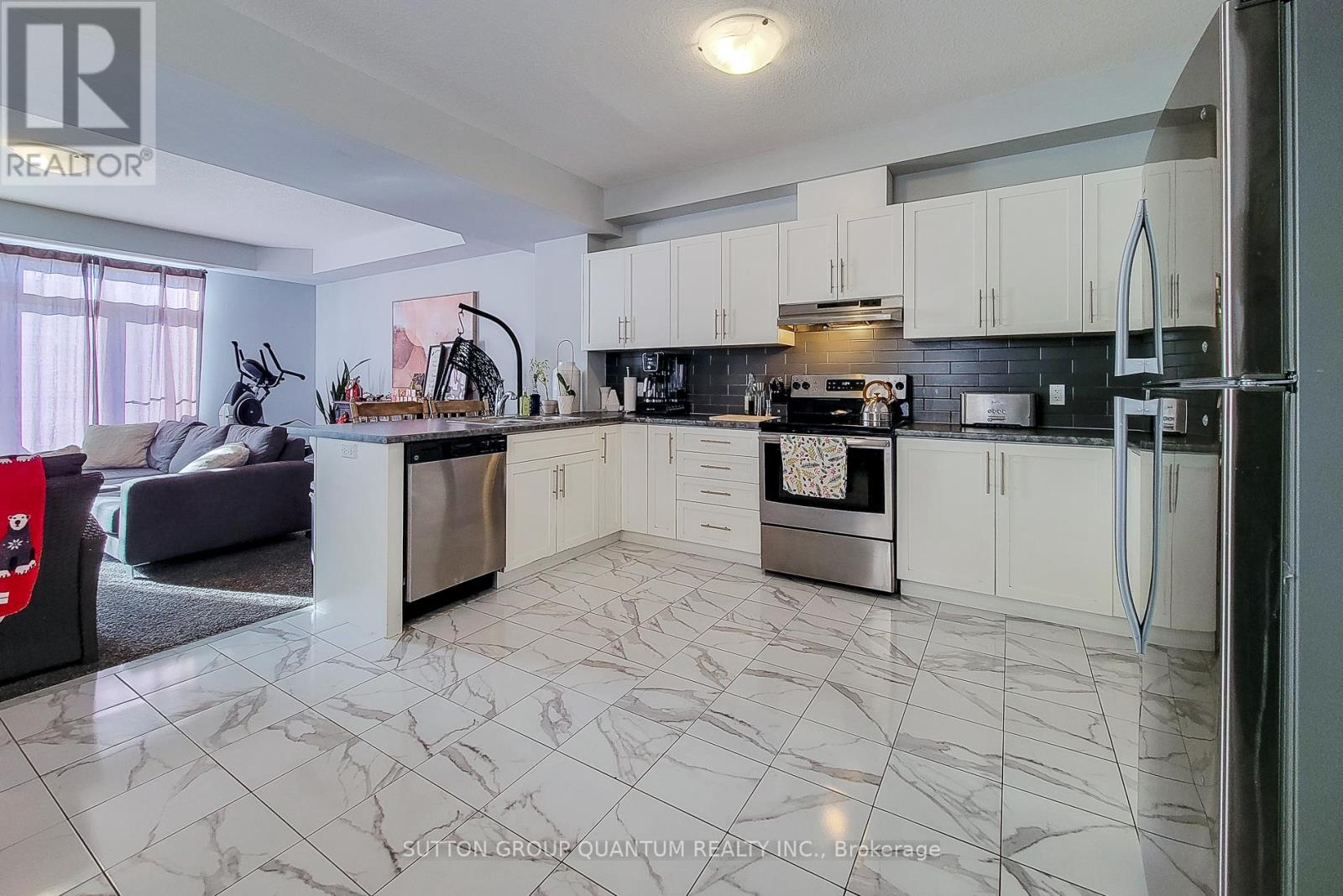 33 Fairgrounds Drive, Hamilton, Ontario  L0R 1C0 - Photo 11 - X12493900