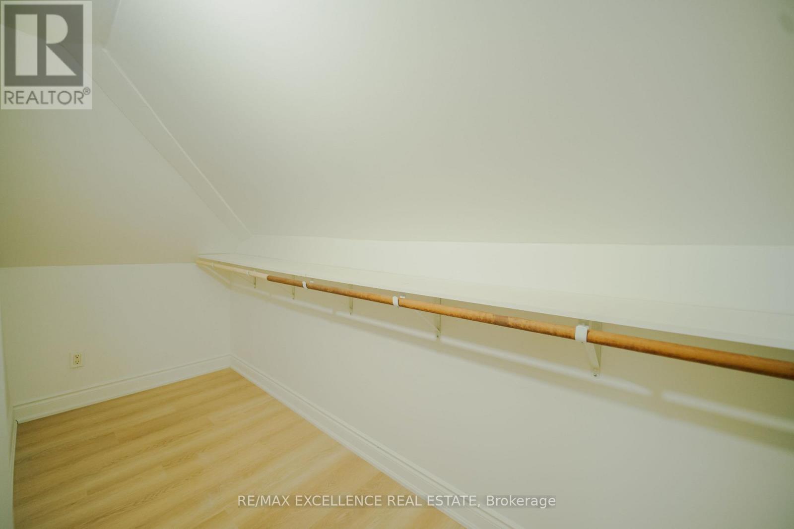 11 East 25th Street, Hamilton, Ontario  L8V 2Z9 - Photo 19 - X12493942