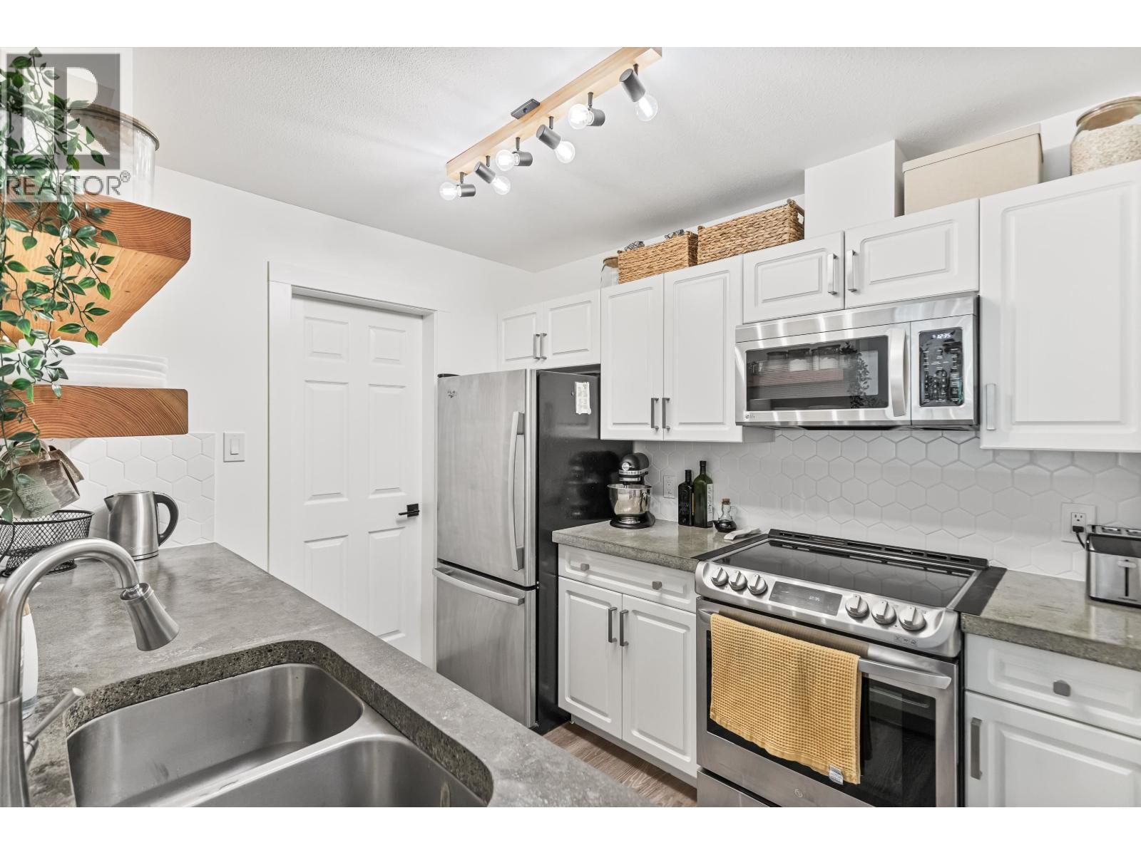 404 12206 224 Street, Maple Ridge, British Columbia  V2X 6B8 - Photo 3 - R3063482