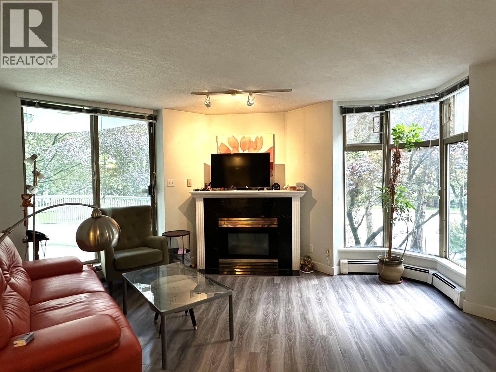 201 6188 Patterson Avenue, Burnaby, British Columbia  V5H 2N1 - Photo 3 - R3063483