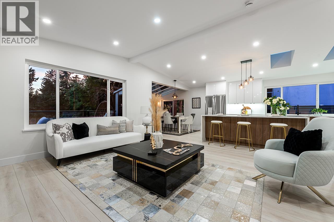 531 Greenway Avenue, North Vancouver, British Columbia  V7N 3C9 - Photo 5 - R3063471