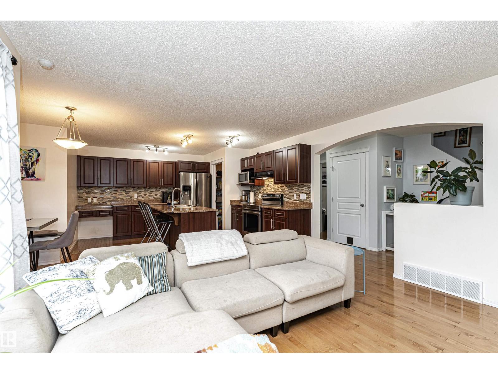 38 Rue Bouchard, Beaumont, Alberta  T4X 0E6 - Photo 10 - E4464121