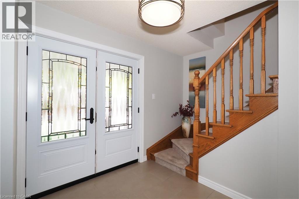 375 Crimson Drive, Waterloo, Ontario  N2K 2V2 - Photo 4 - 40780412