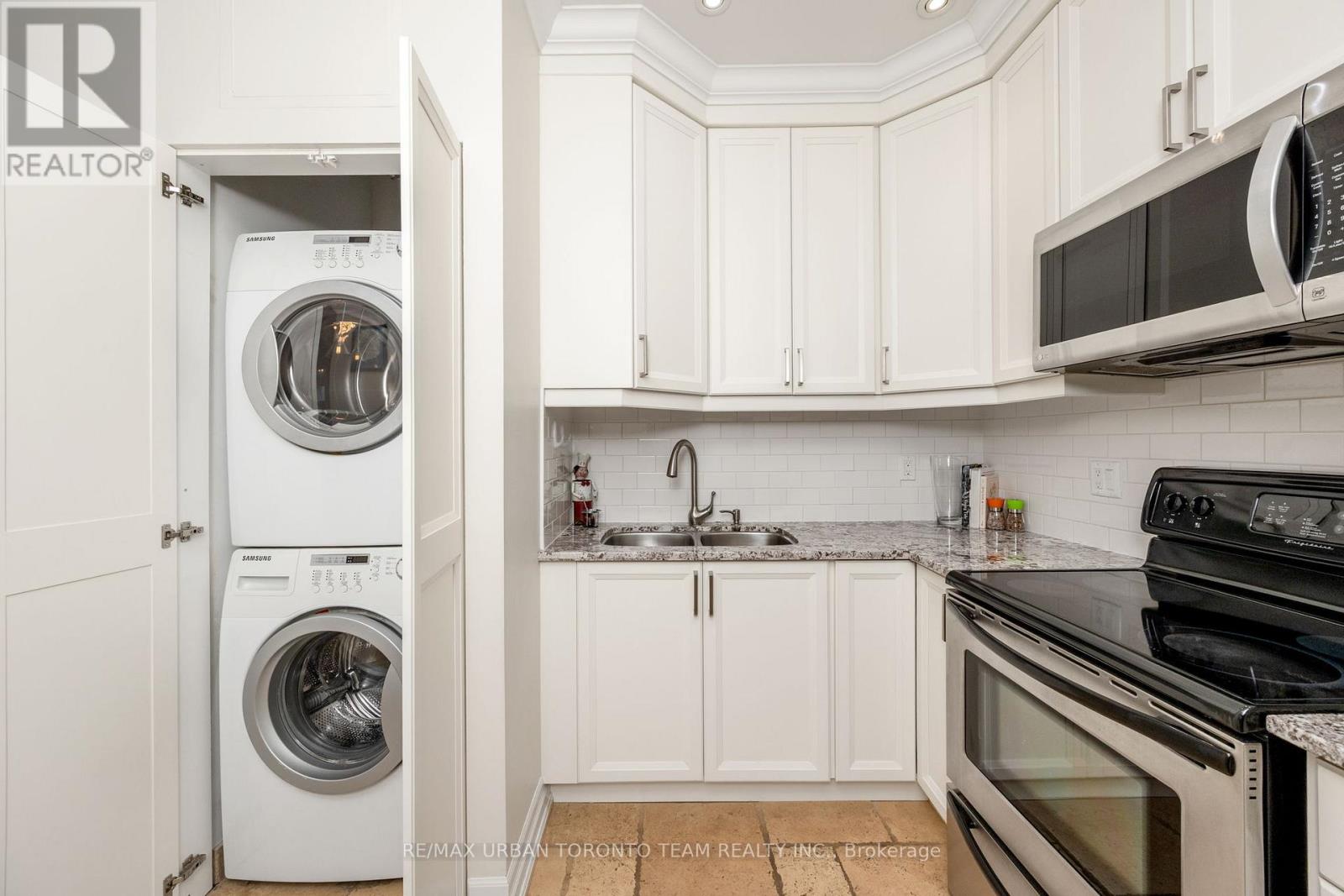 401 - 393 King Street W, Toronto, Ontario  M5V 3G8 - Photo 12 - C12494008