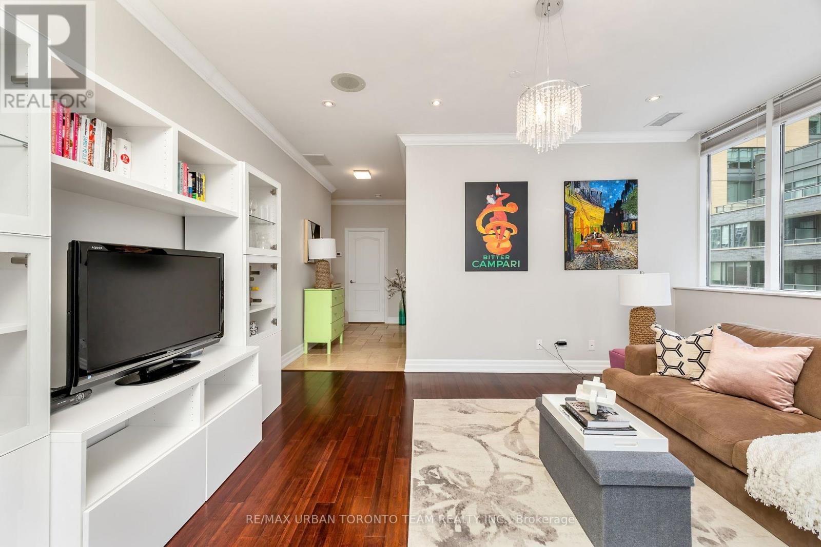 401 - 393 King Street W, Toronto, Ontario  M5V 3G8 - Photo 3 - C12494008