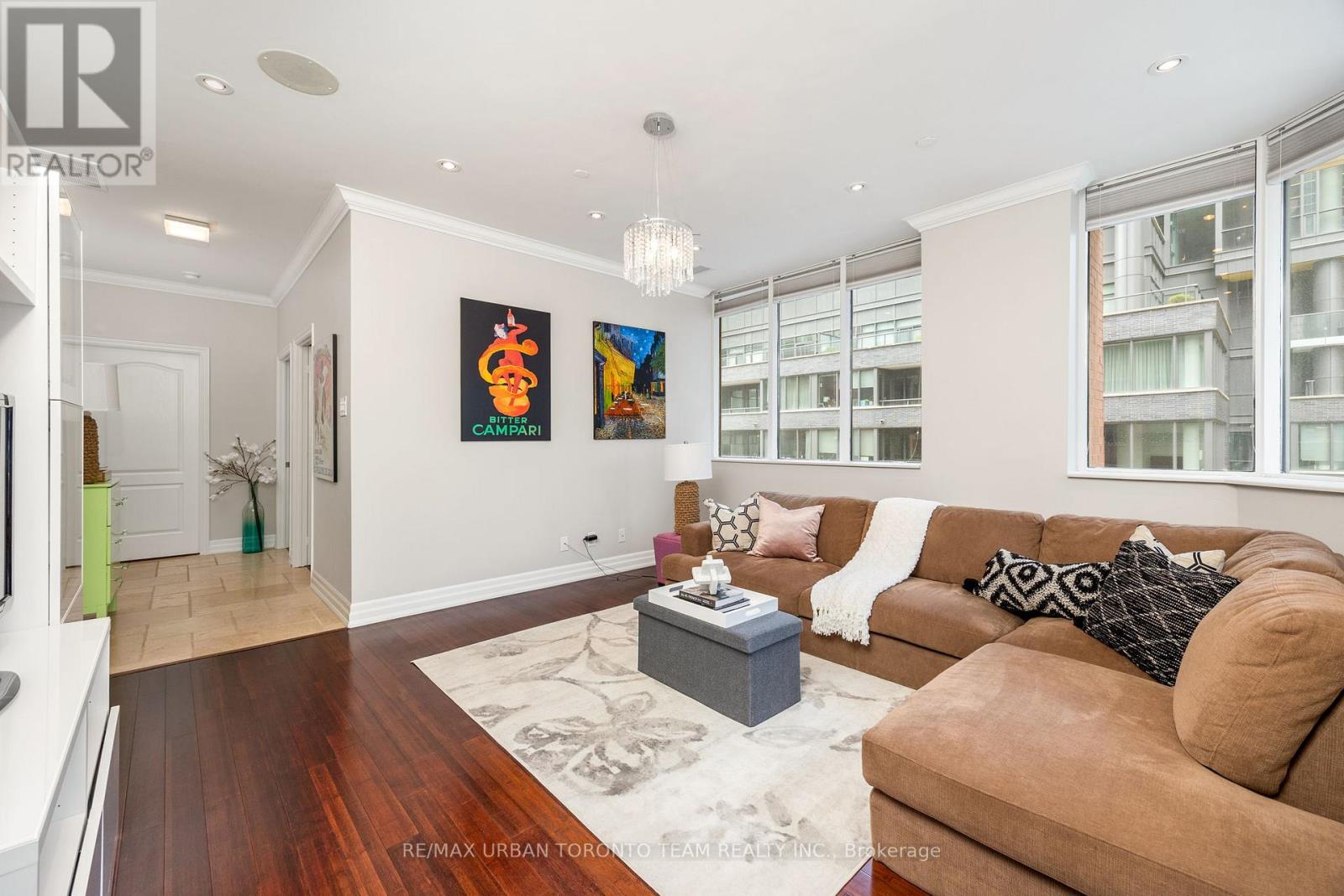 401 - 393 King Street W, Toronto, Ontario  M5V 3G8 - Photo 4 - C12494008