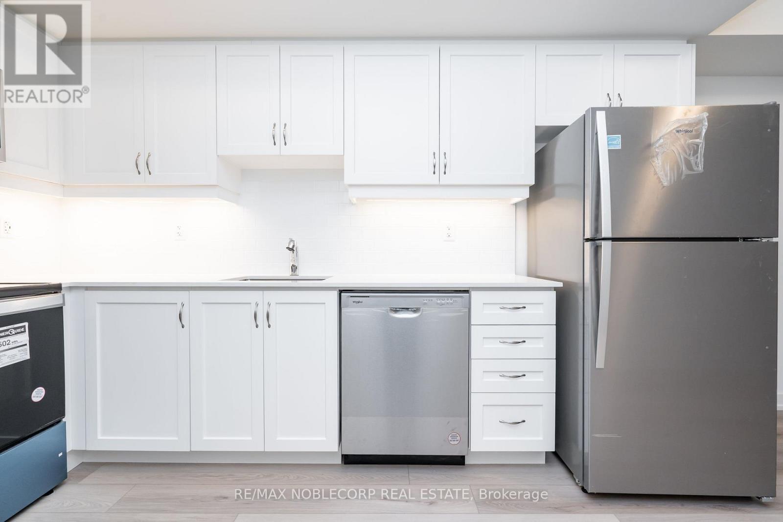 2205 - 58 Elizabeth Street E, Richmond Hill, Ontario  L4C 5W2 - Photo 7 - N12493970