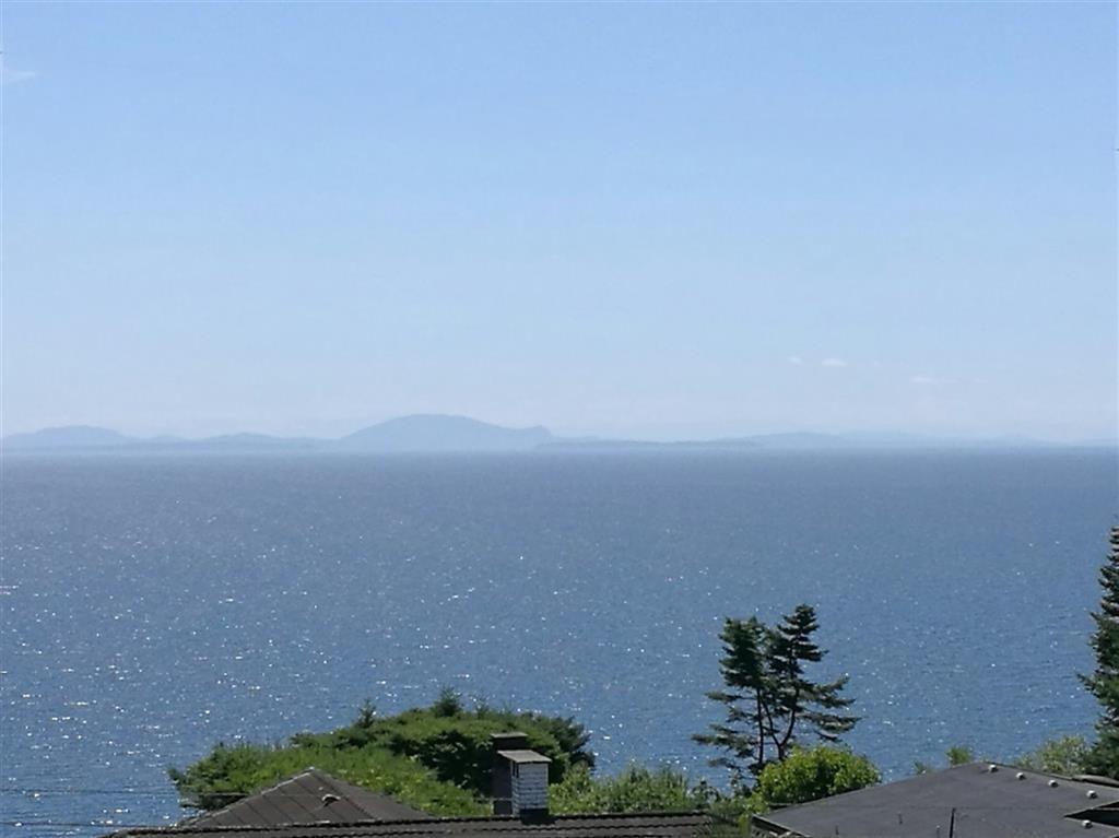 13567 13a Avenue, Surrey, British Columbia  V4A 1C5 - Photo 3 - R3063405