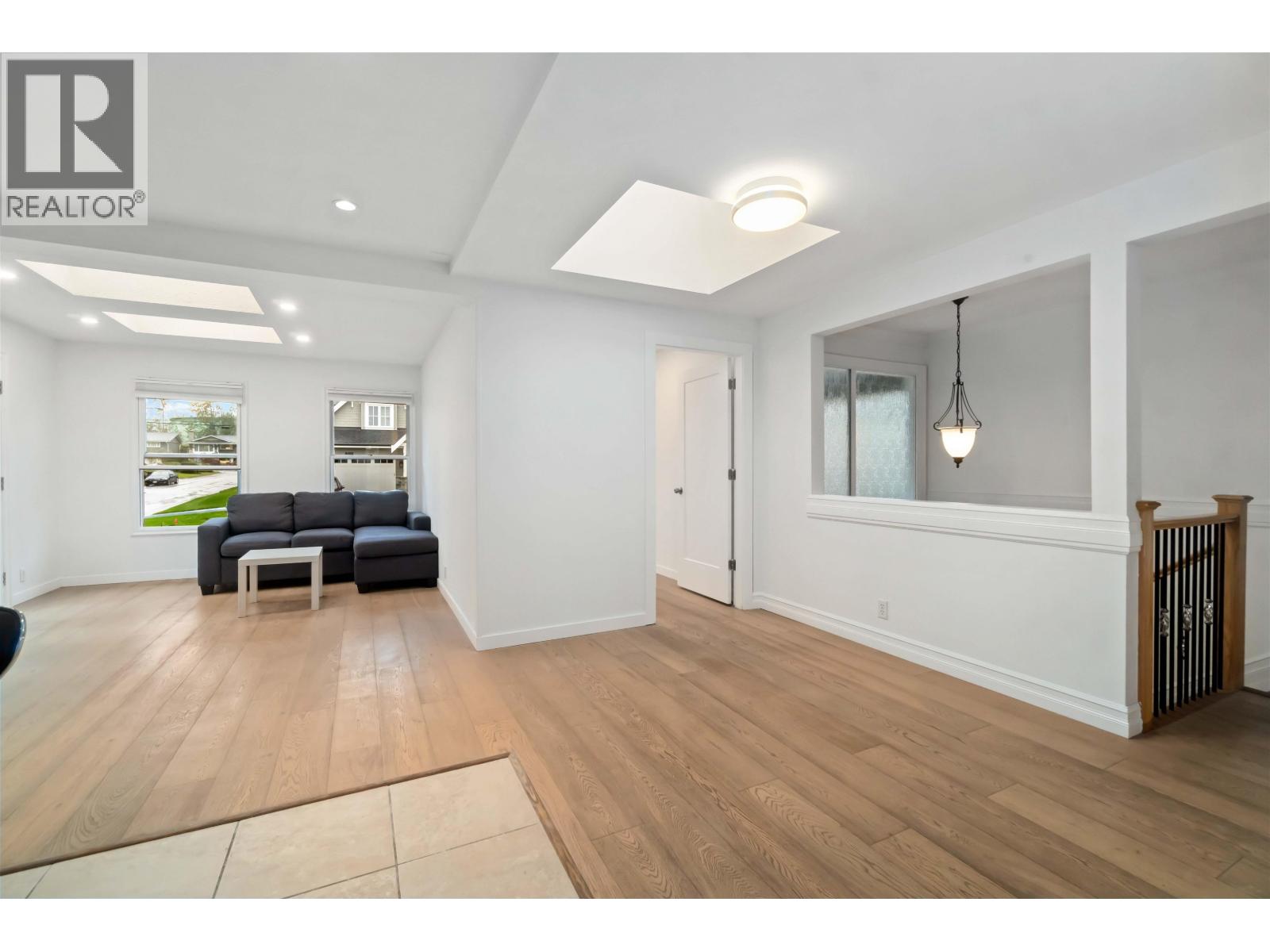 595 Garrow Drive, Port Moody, British Columbia  V3H 1H6 - Photo 5 - R3059219