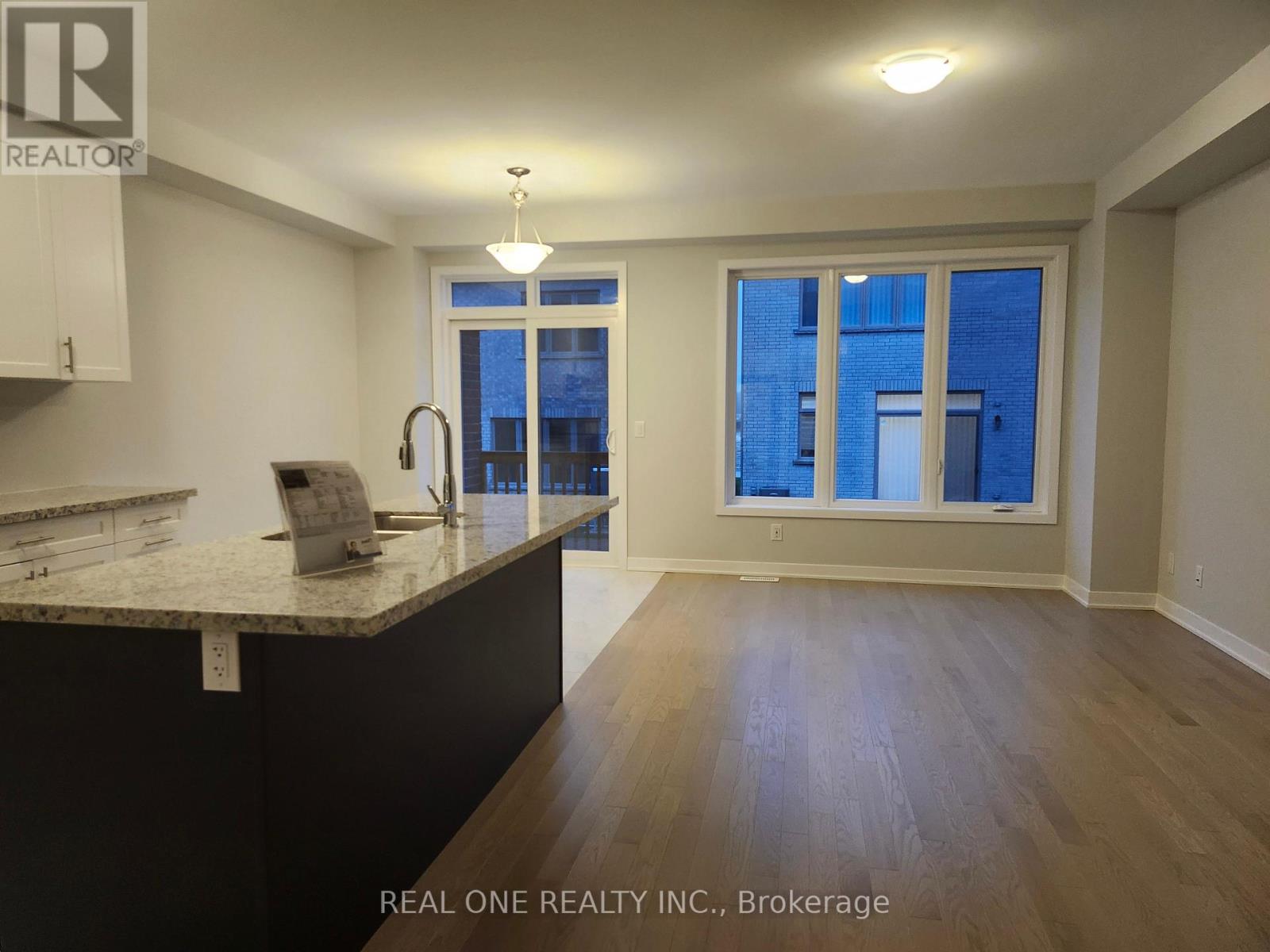 14 Freeman Williams Street, Markham, Ontario  L6C 3M8 - Photo 5 - N12493106