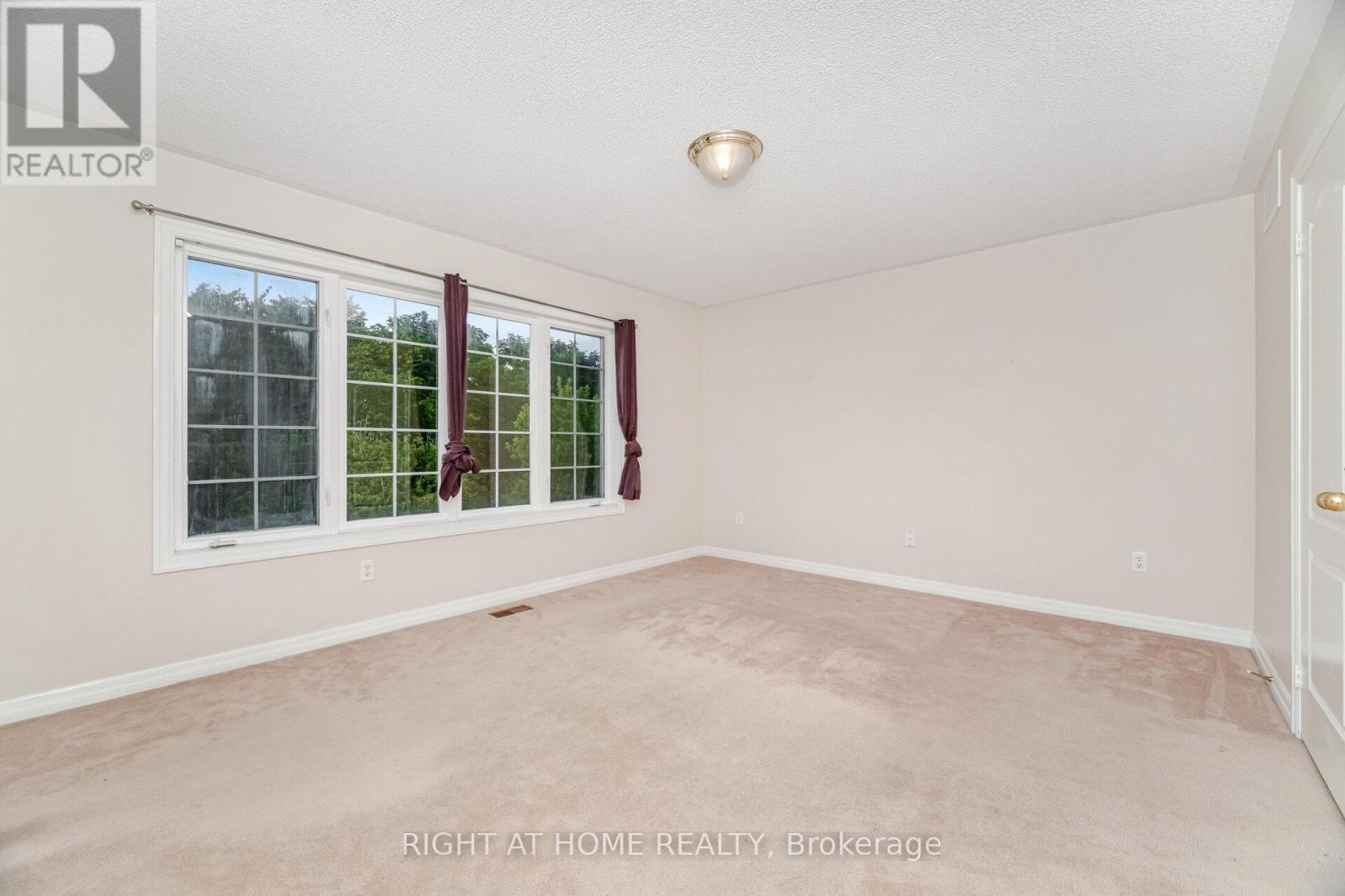 2499 Scotch Pine Drive, Oakville, Ontario  L6M 4C4 - Photo 24 - W12488788