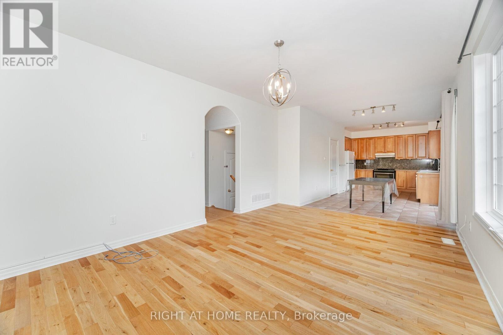 2499 Scotch Pine Drive, Oakville, Ontario  L6M 4C4 - Photo 16 - W12488788