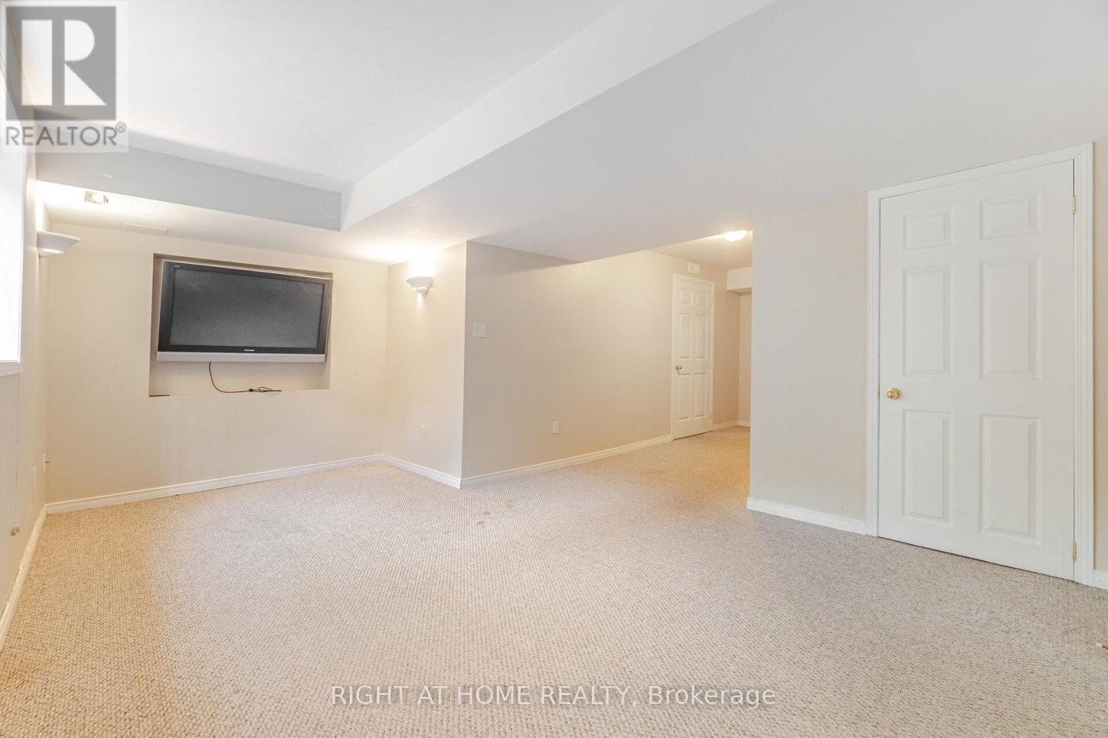 2499 Scotch Pine Drive, Oakville, Ontario  L6M 4C4 - Photo 34 - W12488788