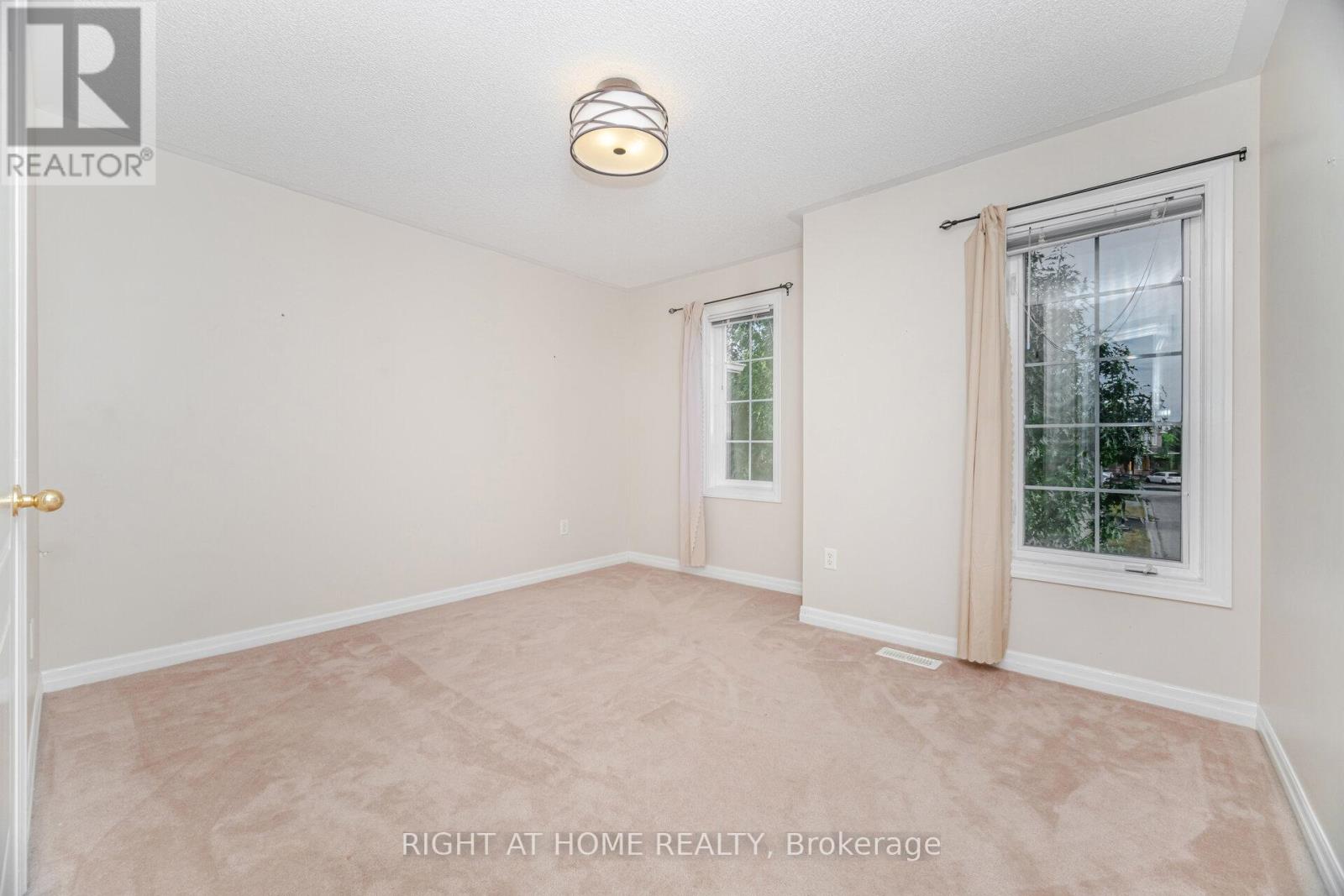 2499 Scotch Pine Drive, Oakville, Ontario  L6M 4C4 - Photo 31 - W12488788