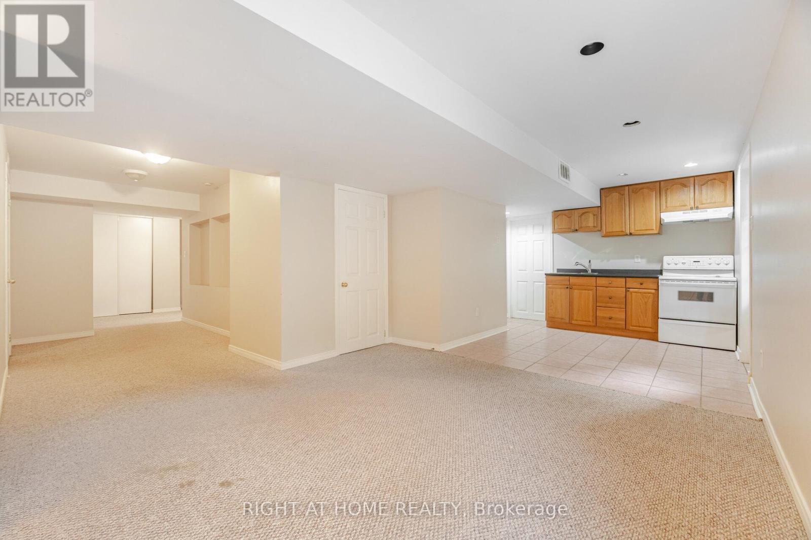 2499 Scotch Pine Drive, Oakville, Ontario  L6M 4C4 - Photo 35 - W12488788