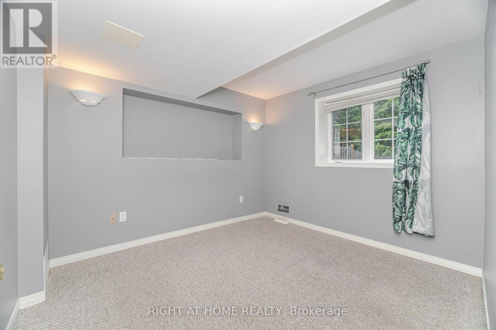 2499 Scotch Pine Drive, Oakville, Ontario  L6M 4C4 - Photo 37 - W12488788