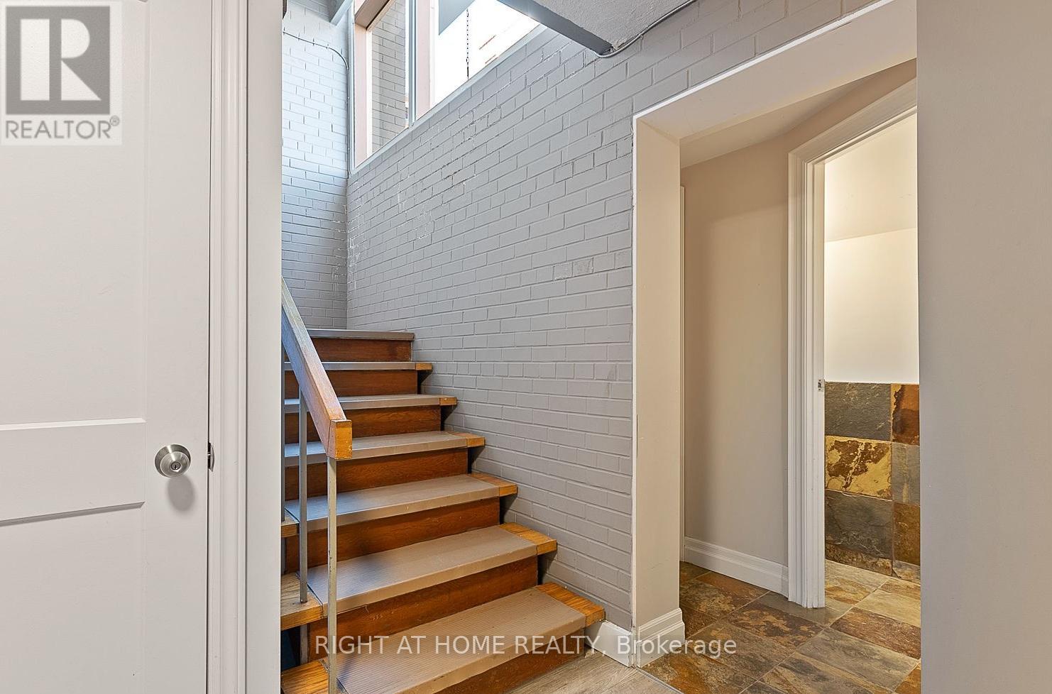 100 - 20 STAVEBANK ROAD, Mississauga, Ontario