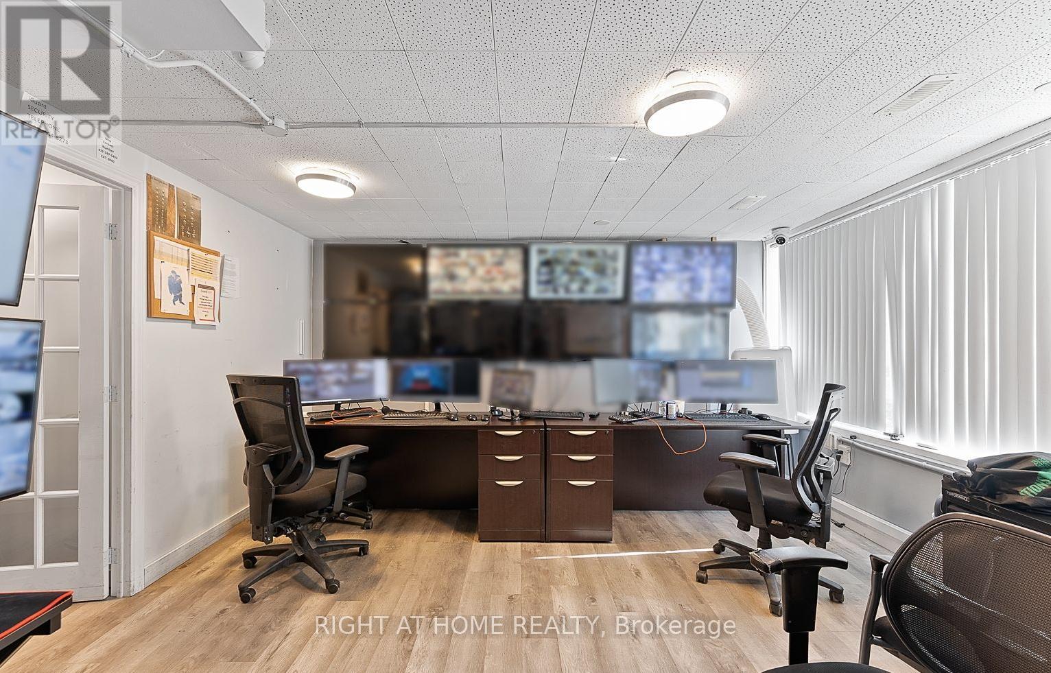 100 - 20 Stavebank Road, Mississauga, Ontario  L5G 2T4 - Photo 13 - W12493986