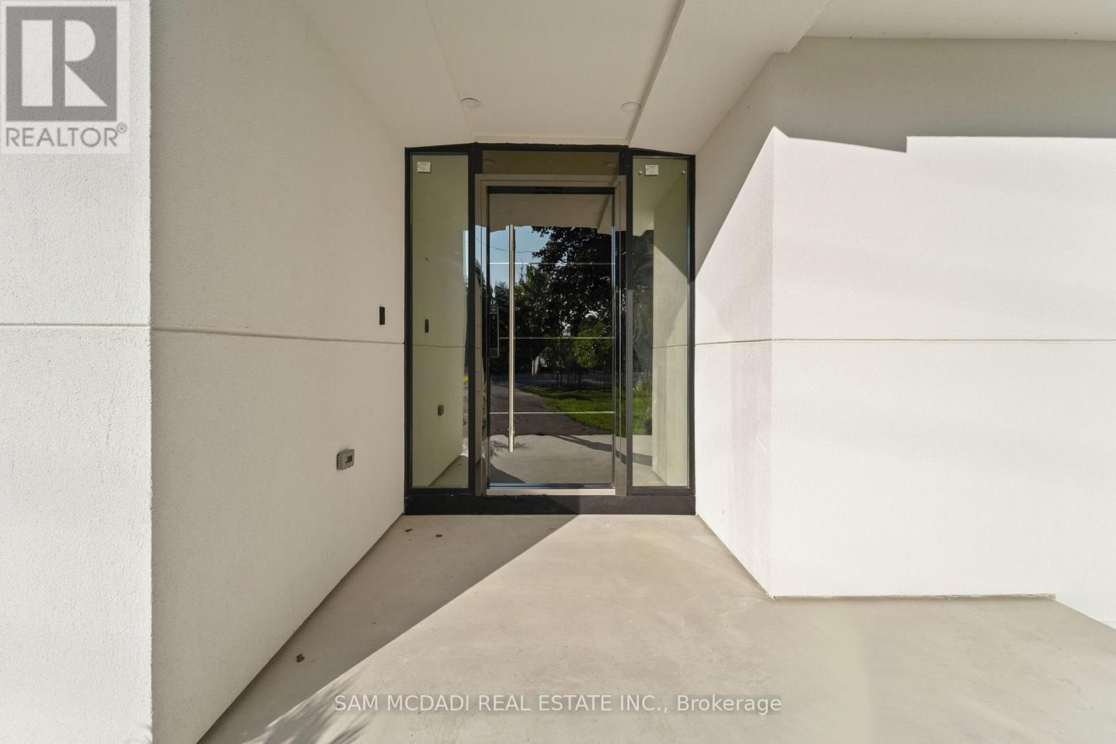 4511 Guelph Line, Burlington, Ontario  L7P 0N3 - Photo 2 - W12493990