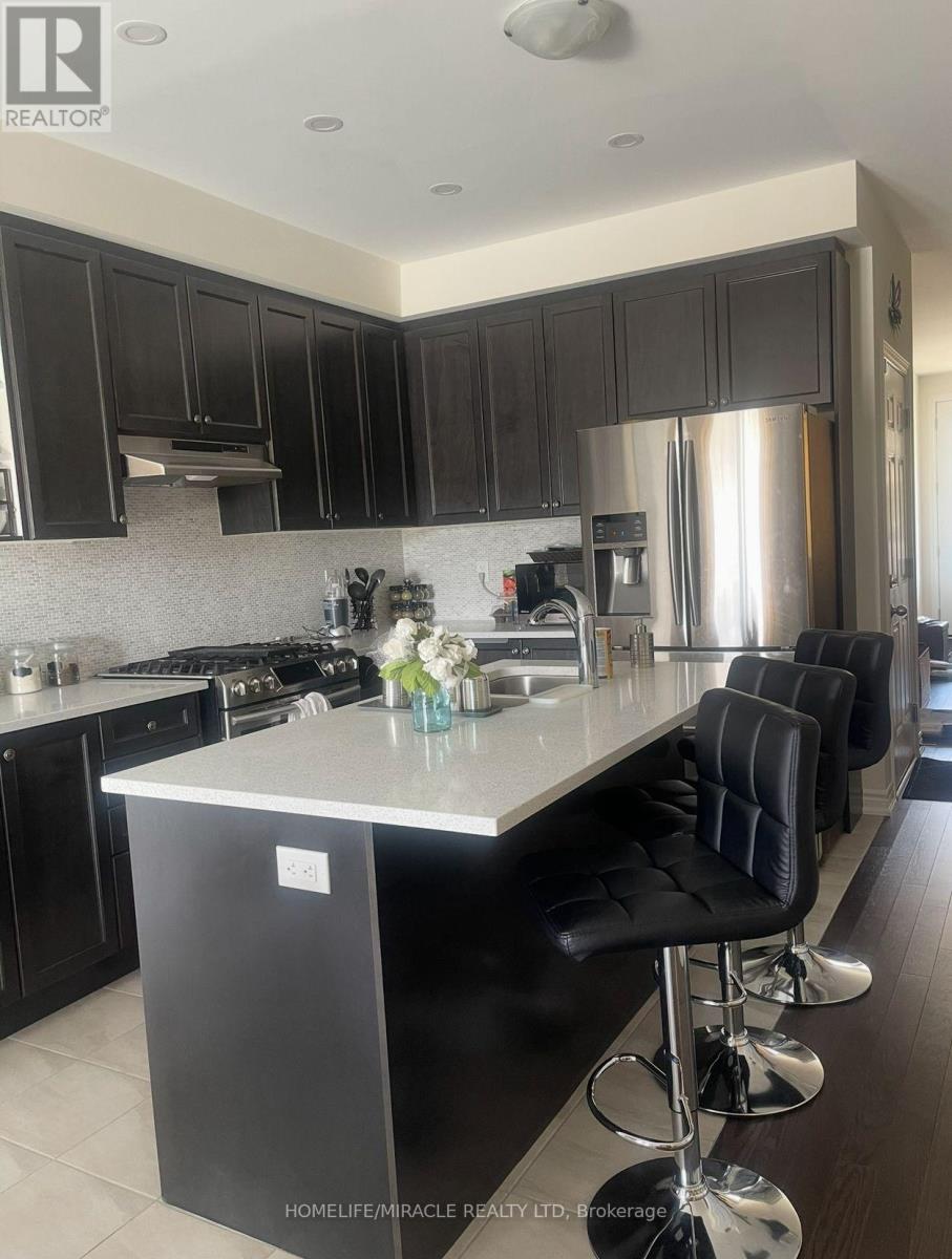 38 Folgate Crescent, Brampton, Ontario  L6R 4A8 - Photo 4 - W12493996