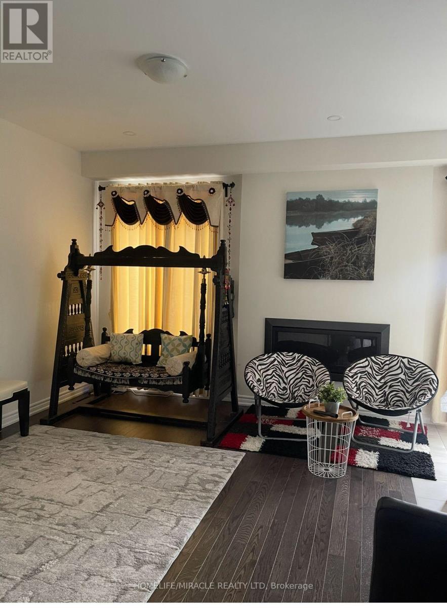 38 Folgate Crescent, Brampton, Ontario  L6R 4A8 - Photo 6 - W12493996