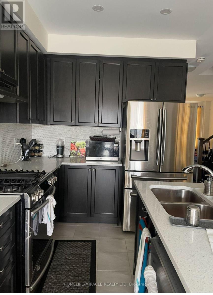 38 Folgate Crescent, Brampton, Ontario  L6R 4A8 - Photo 7 - W12493996