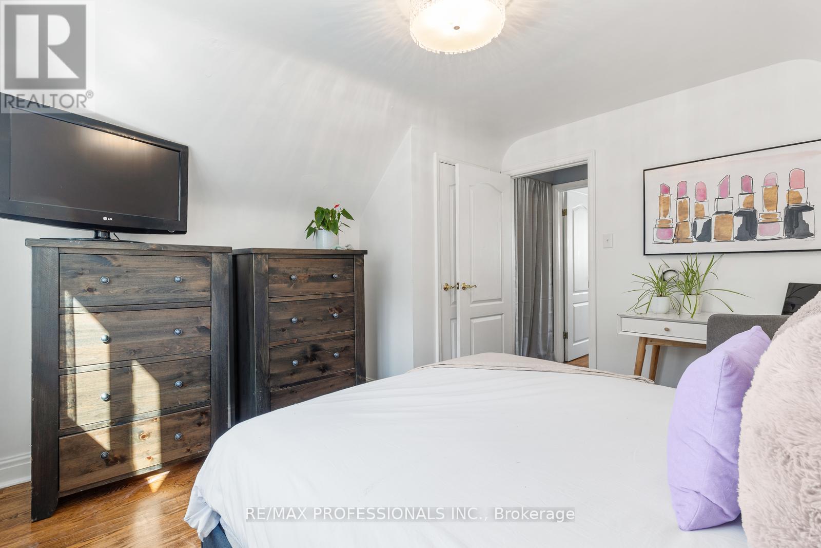 19 Mitcham Drive, Toronto, Ontario  M8W 2J6 - Photo 16 - W12493998