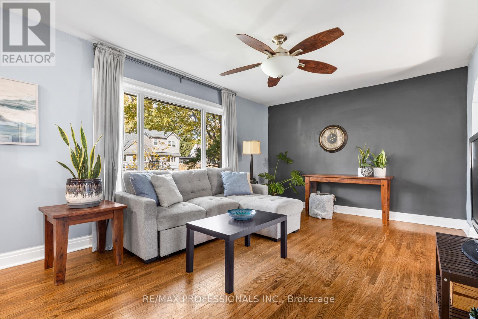 19 Mitcham Drive, Toronto, Ontario  M8W 2J6 - Photo 3 - W12493998