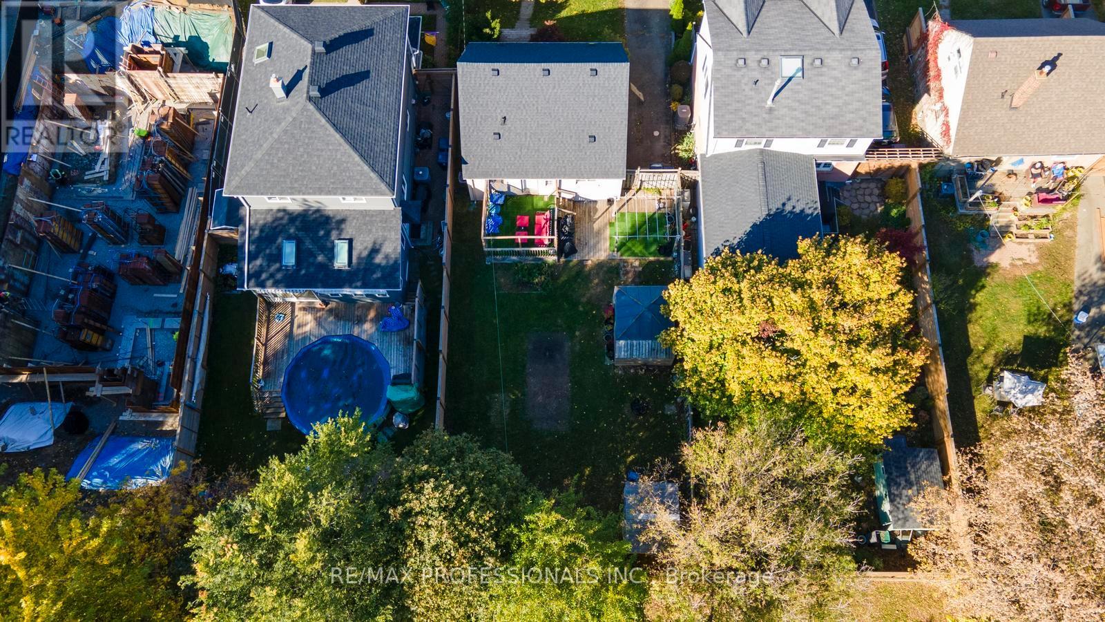 19 Mitcham Drive, Toronto, Ontario  M8W 2J6 - Photo 32 - W12493998