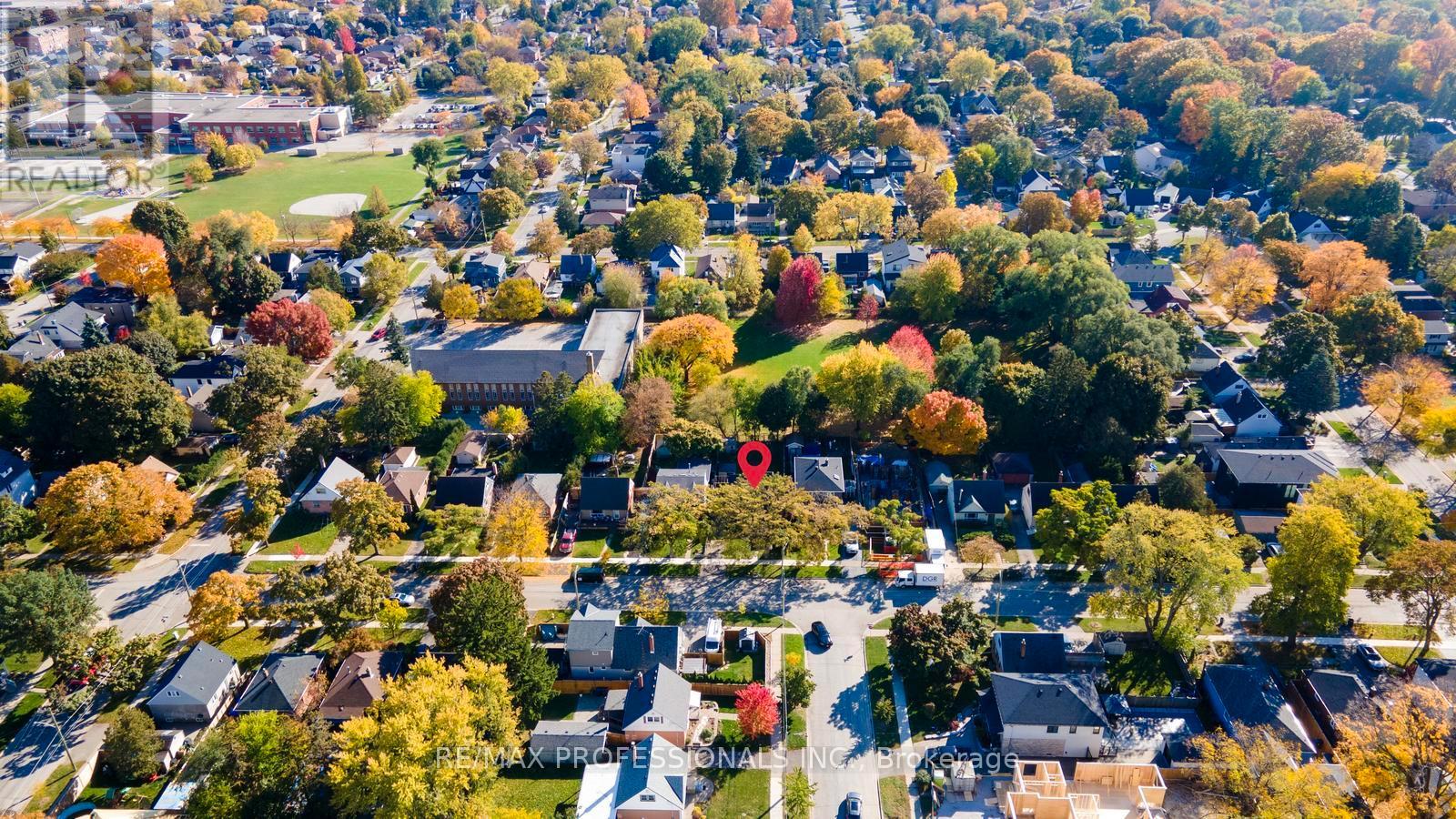 19 Mitcham Drive, Toronto, Ontario  M8W 2J6 - Photo 40 - W12493998