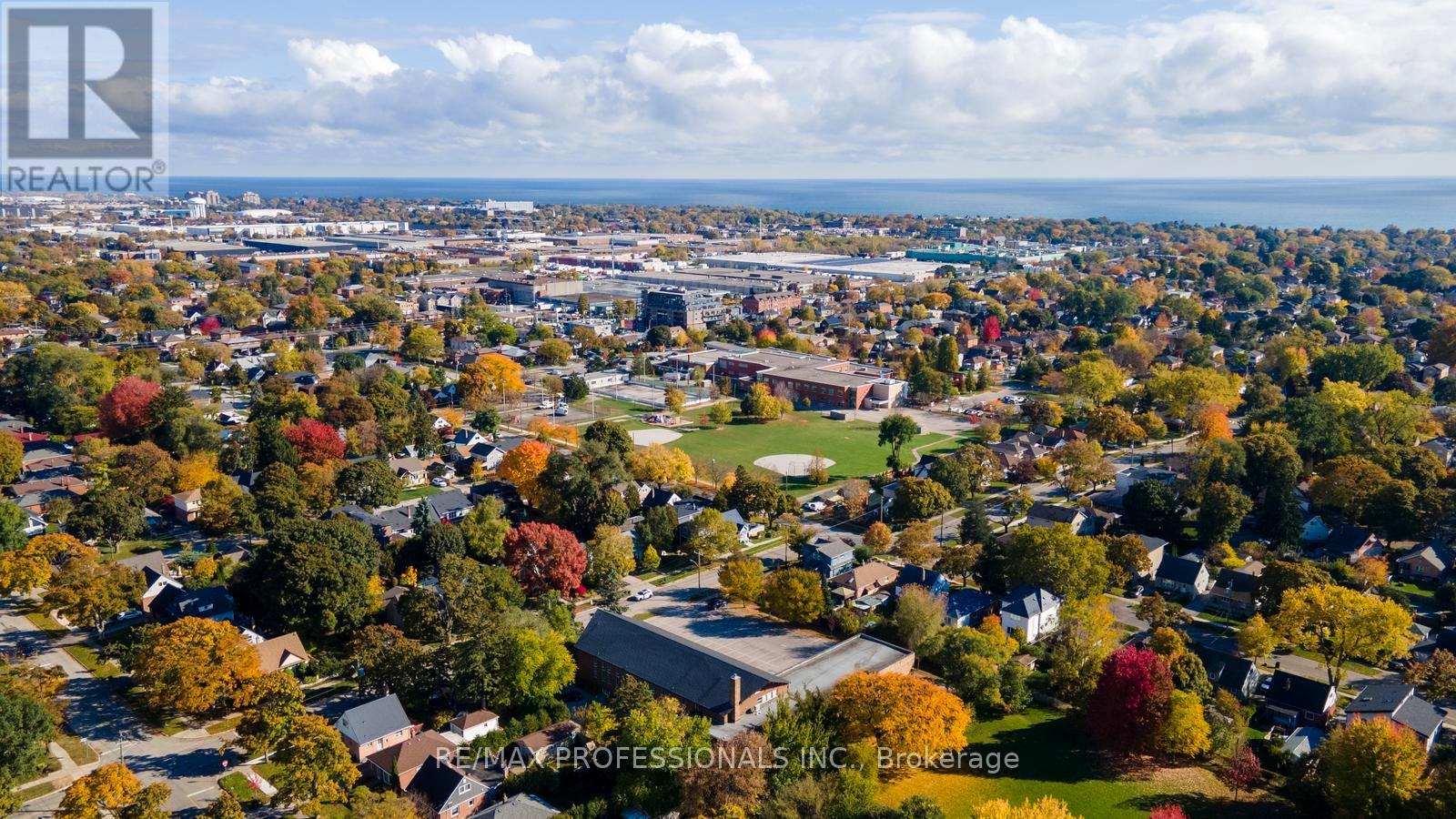 19 Mitcham Drive, Toronto, Ontario  M8W 2J6 - Photo 42 - W12493998