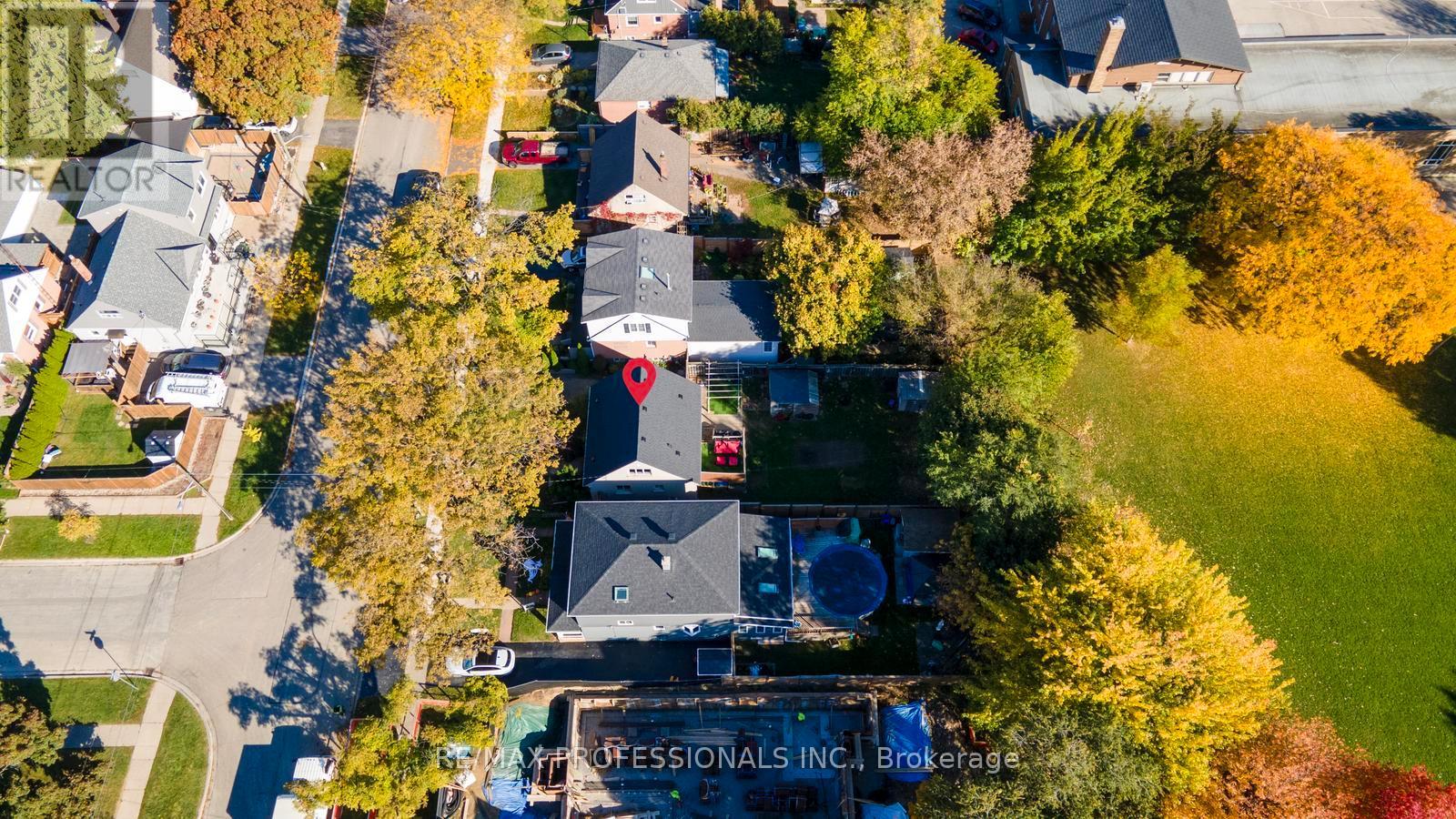 19 Mitcham Drive, Toronto, Ontario  M8W 2J6 - Photo 46 - W12493998